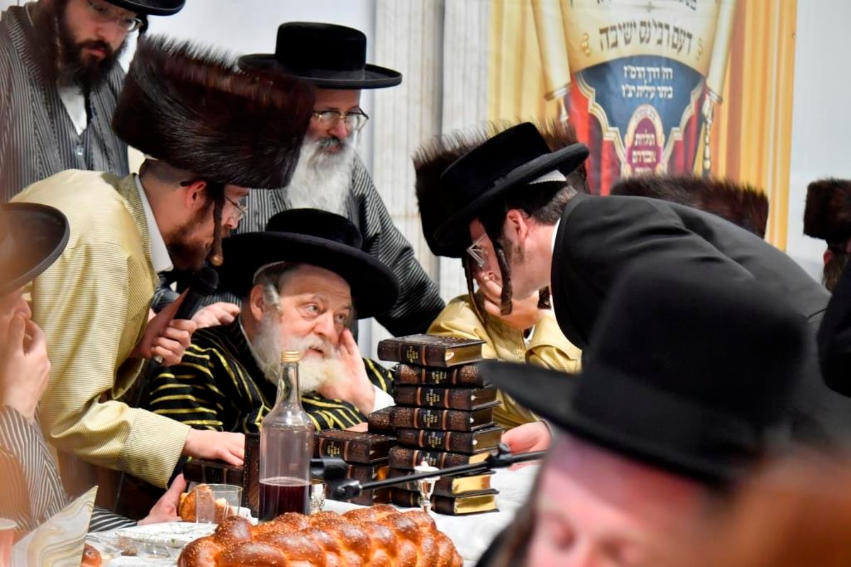 בתולדות אברהם יצחק חנכו ישיבה חדשה בביתר