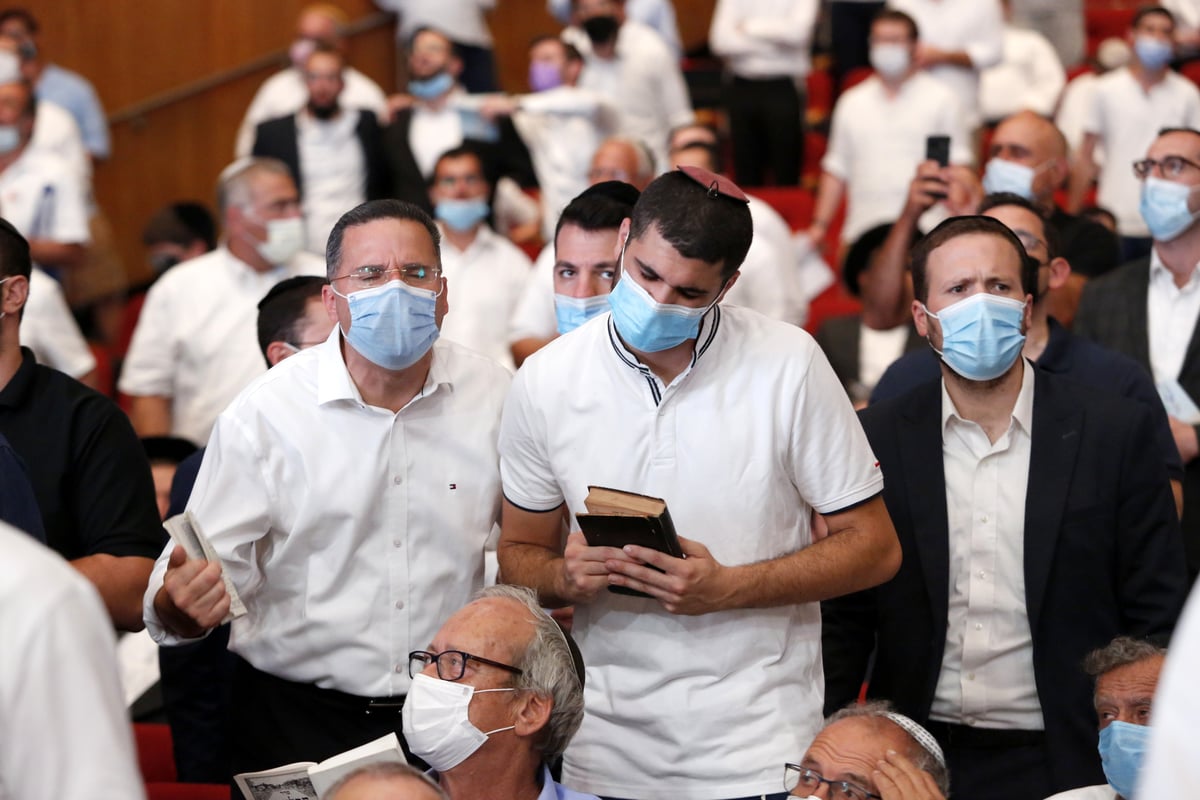 צפו בגלריה: יצחק מאיר בסליחות ראשונות