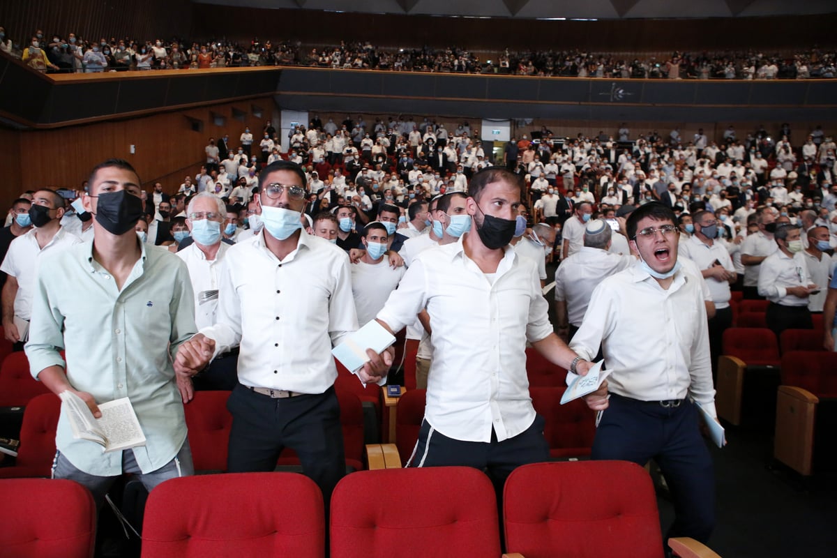 צפו בגלריה: יצחק מאיר בסליחות ראשונות