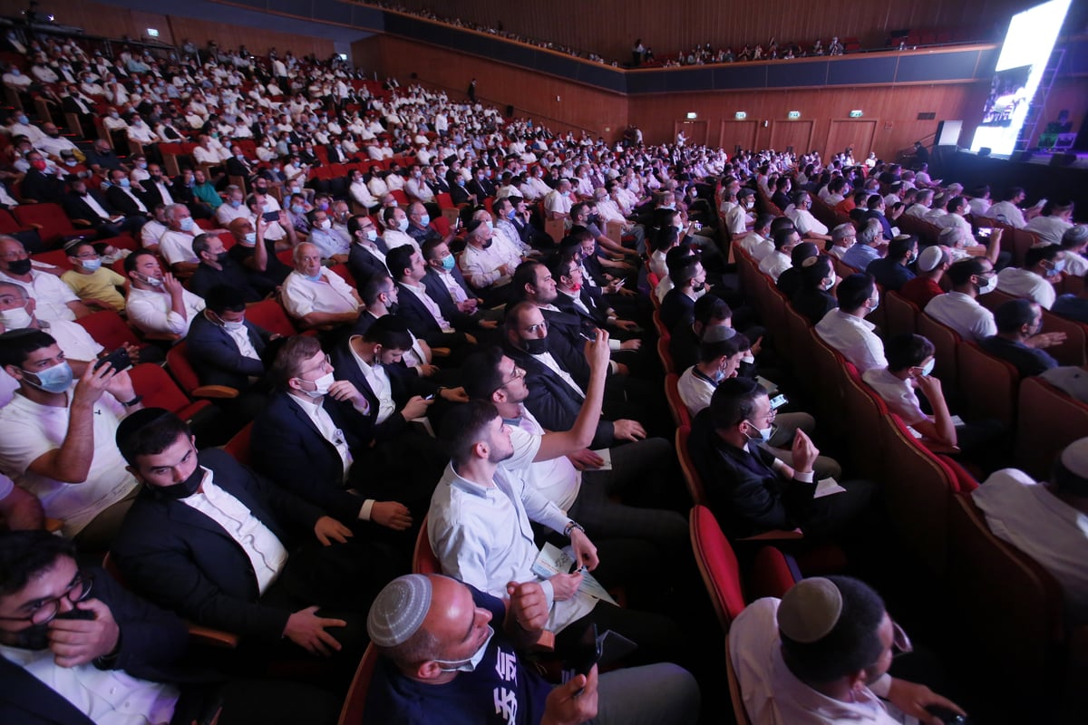 צפו בגלריה: יצחק מאיר בסליחות ראשונות