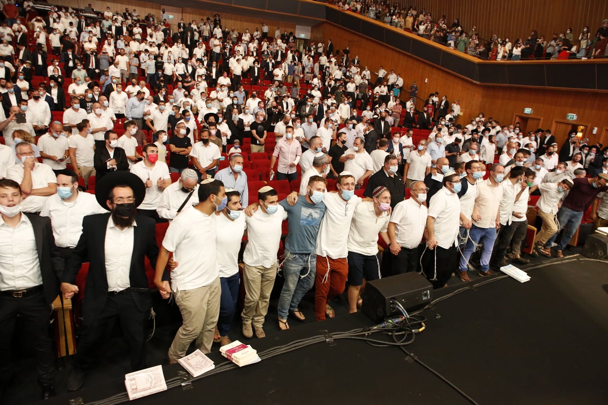 צפו בגלריה: יצחק מאיר בסליחות ראשונות