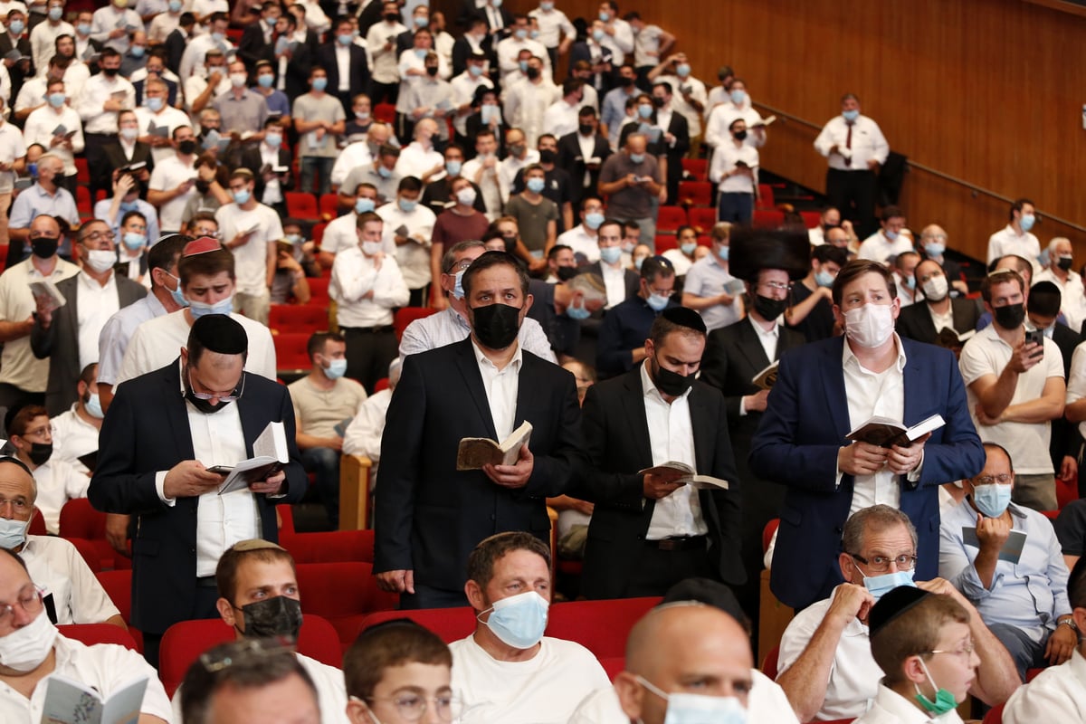 צפו בגלריה: יצחק מאיר בסליחות ראשונות