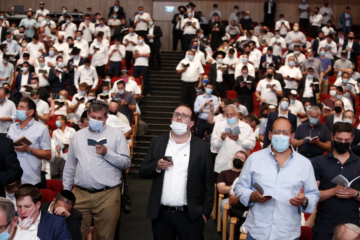 צפו בגלריה: יצחק מאיר בסליחות ראשונות