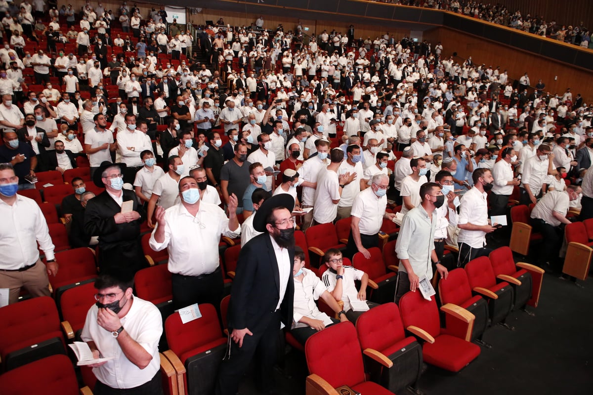 צפו בגלריה: יצחק מאיר בסליחות ראשונות