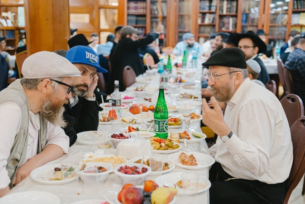 סליחות במוצאי מנוחה בבירת רוסיה • תיעוד