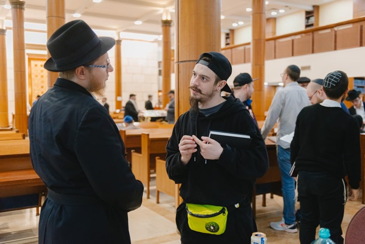 סליחות במוצאי מנוחה בבירת רוסיה • תיעוד