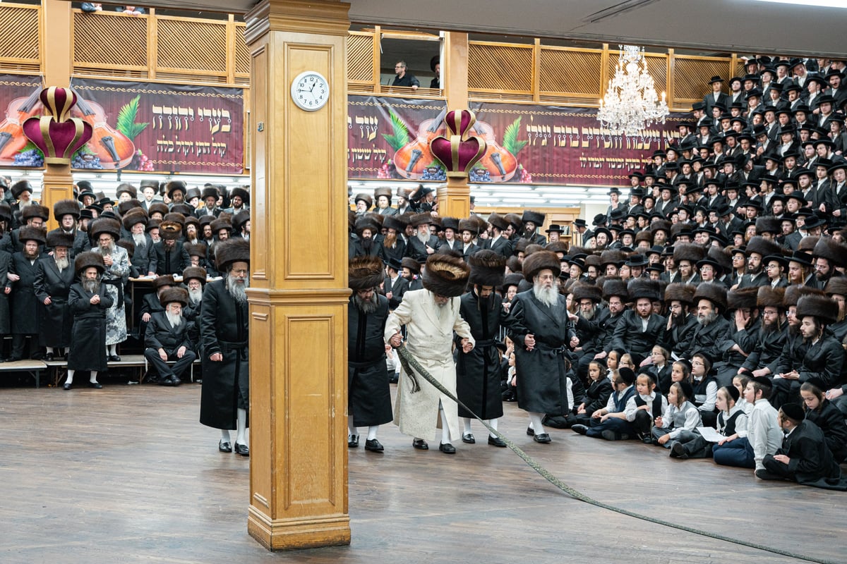 סאטמר חגגה את נישואי נכד האדמו"ר; צפו