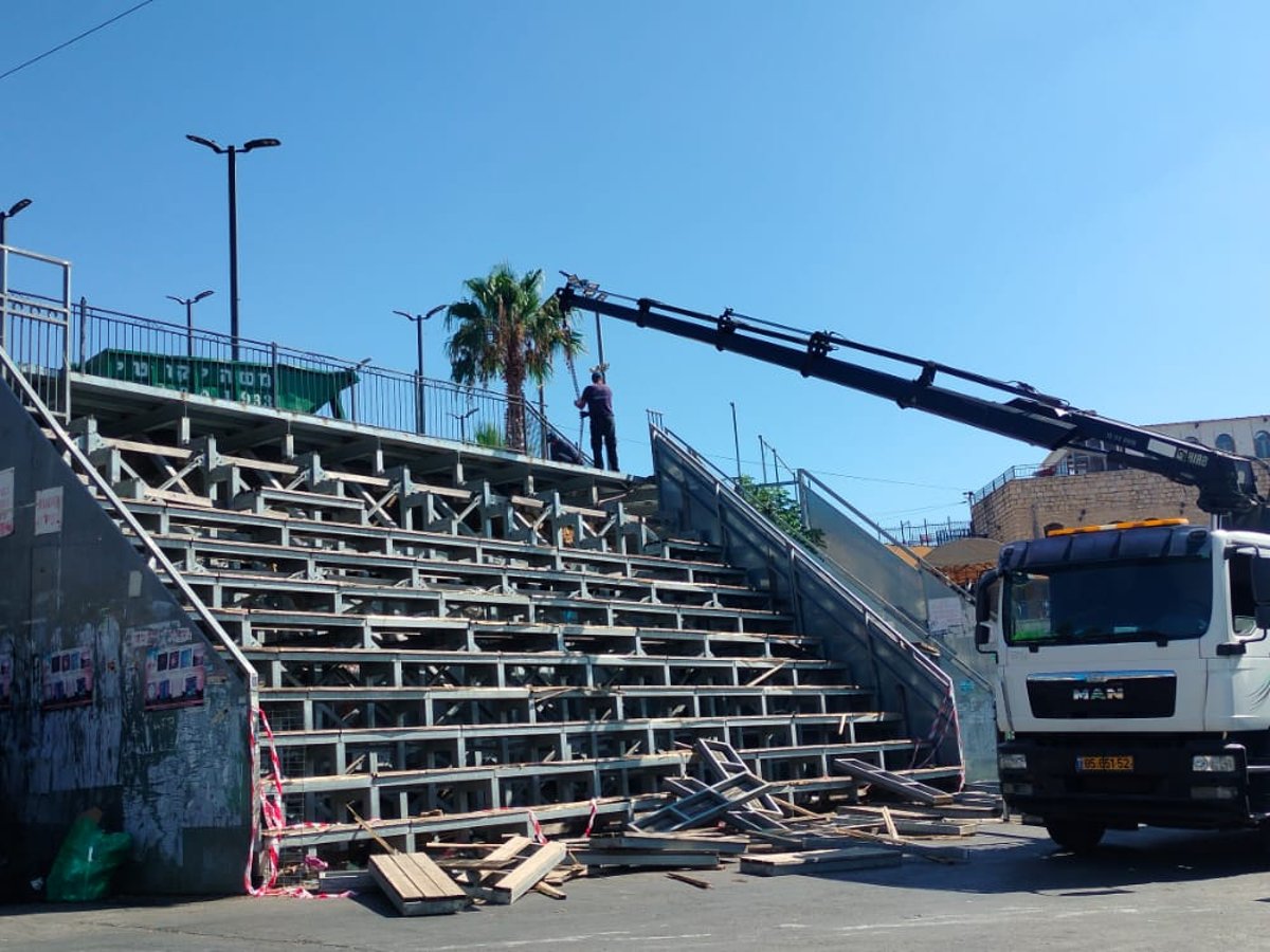 לראשונה מהאסון: הריסת הטריבונות במירון