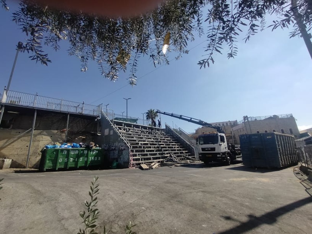 לראשונה מהאסון: הריסת הטריבונות במירון