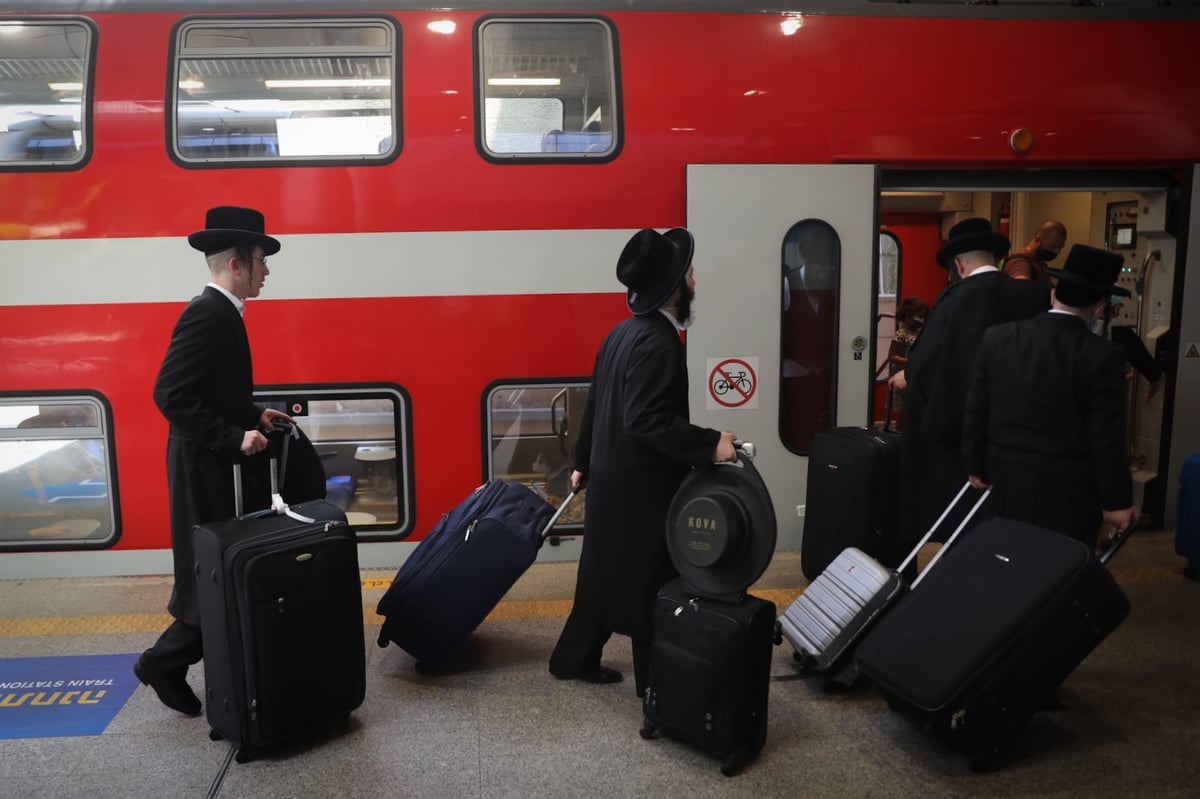 משדה התעופה אל השוק באומן • גלריה של ערב שבת