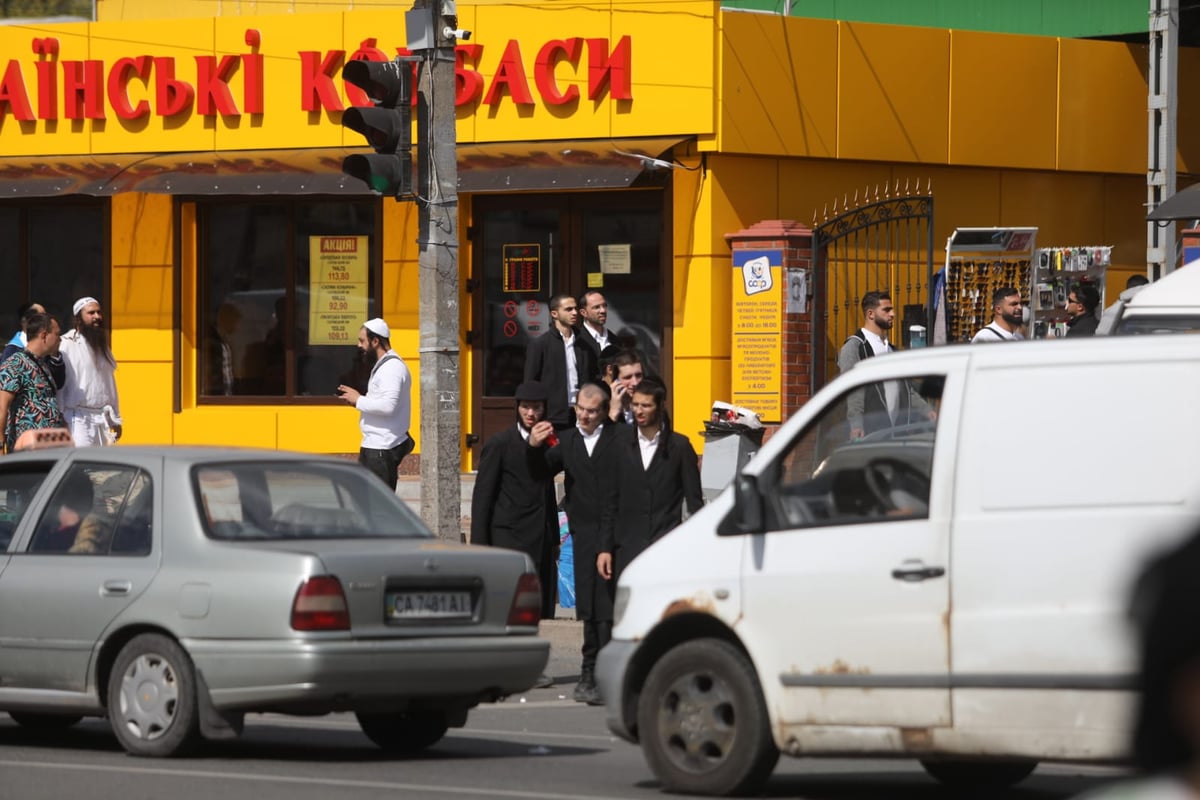 משדה התעופה אל השוק באומן • גלריה של ערב שבת