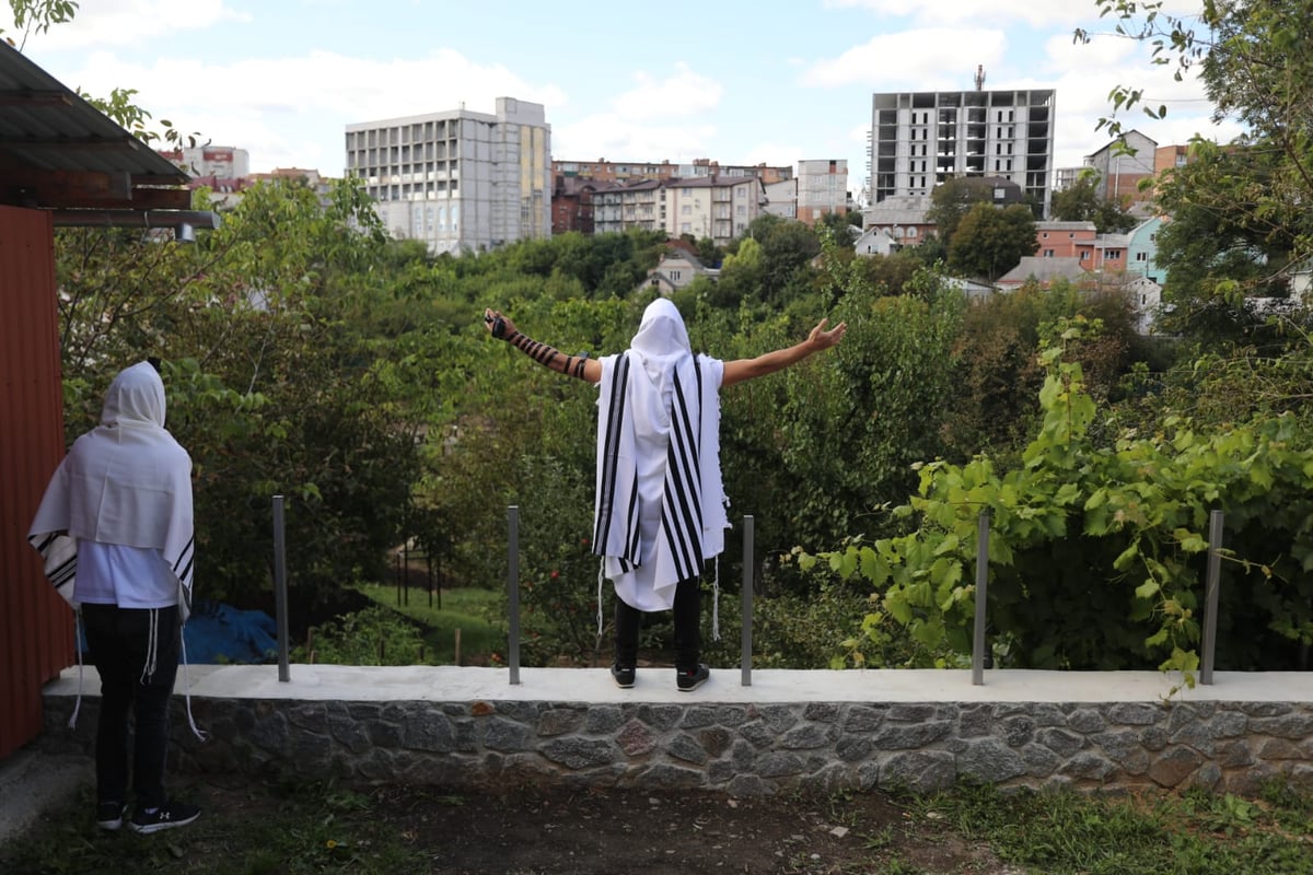 משדה התעופה אל השוק באומן • גלריה של ערב שבת