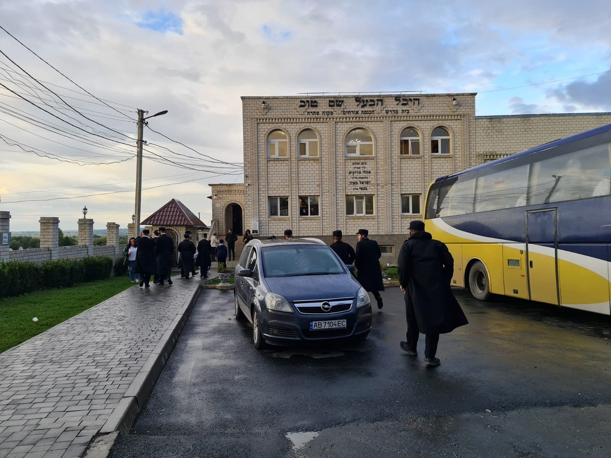 תיעוד: שאיבת המים ממעיין הבעל שם טוב