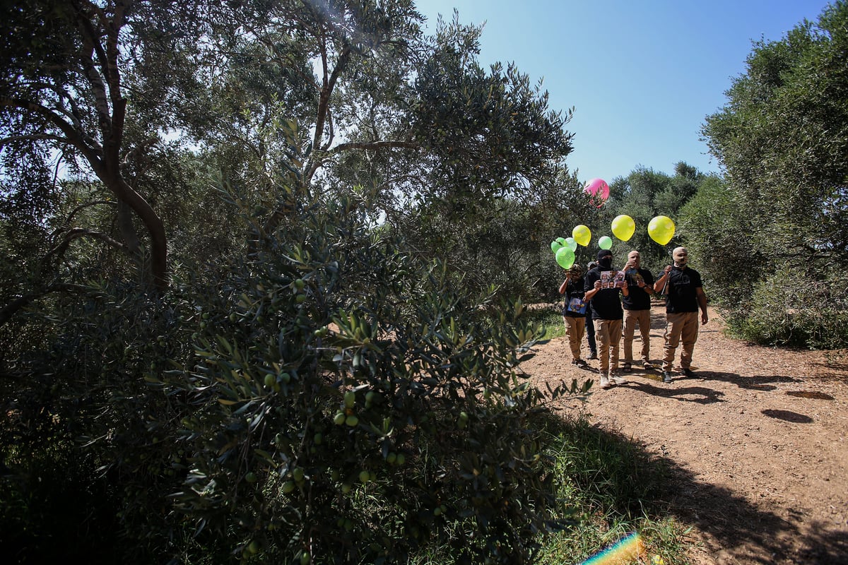 החמאס הפריח עשרות בלוני דמה ואיים; "תתכונן לגיהנום"