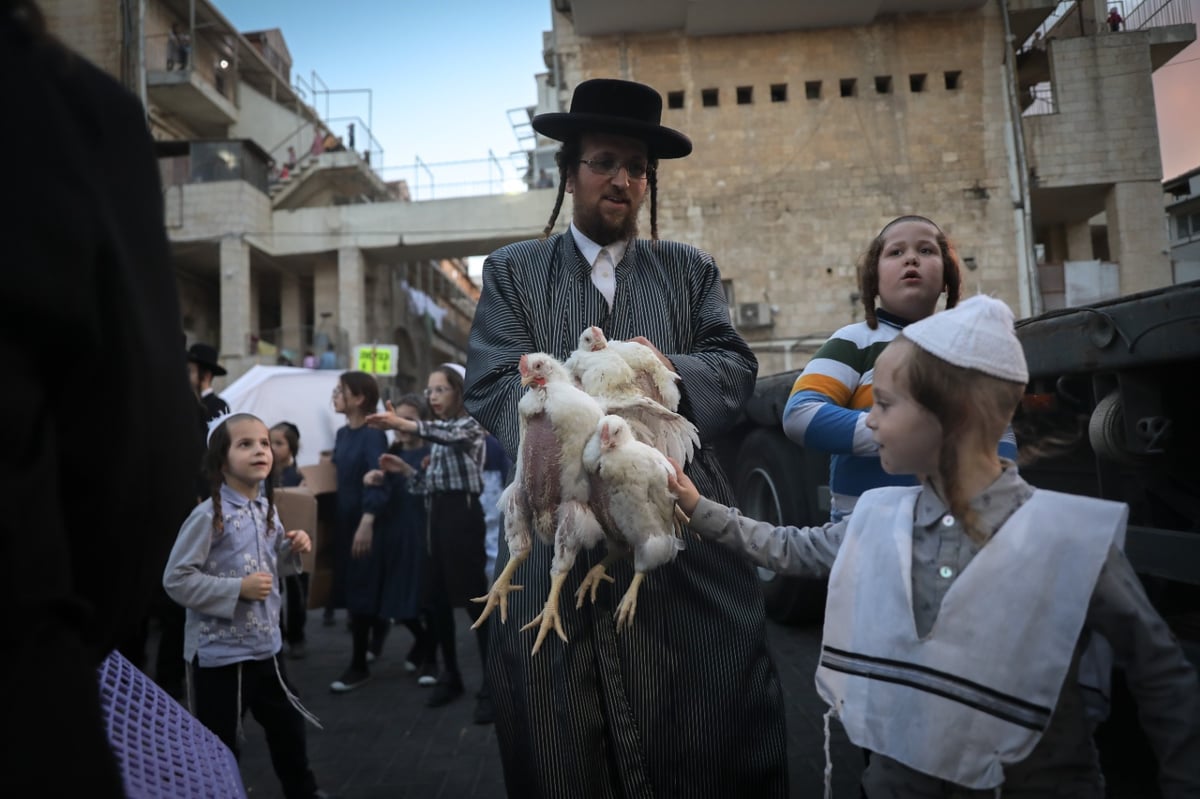 תיעוד: מנהג הכפרות בבתי אונגרין בירושלים