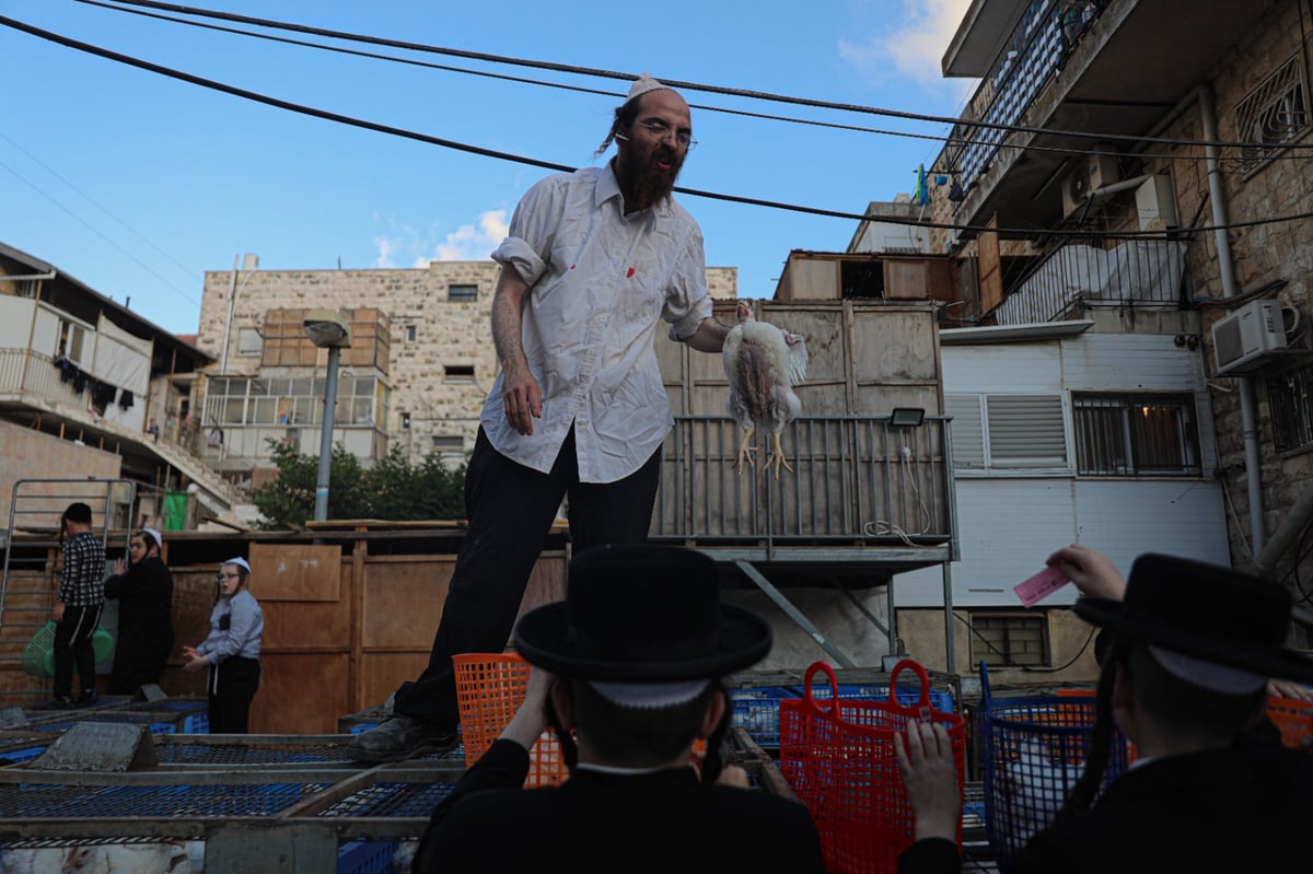 תיעוד: מנהג הכפרות בבתי אונגרין בירושלים