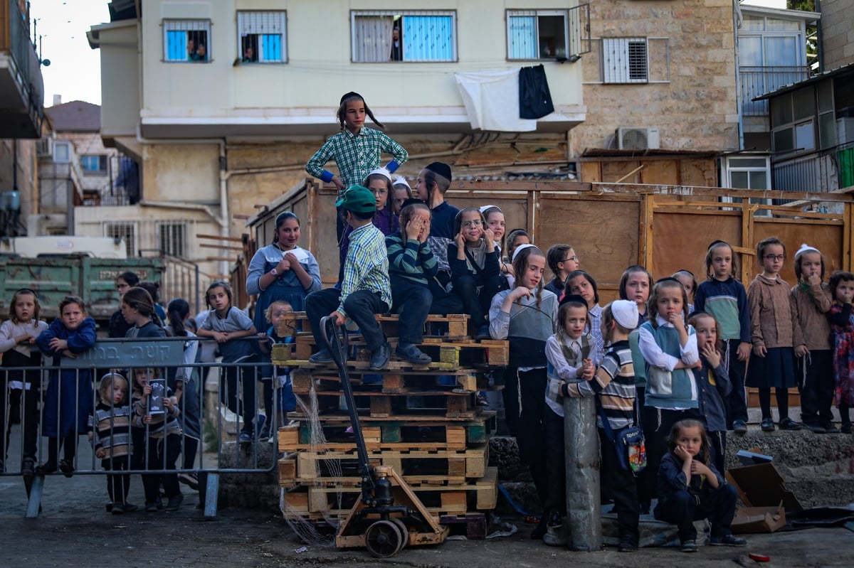 תיעוד: מנהג הכפרות בבתי אונגרין בירושלים