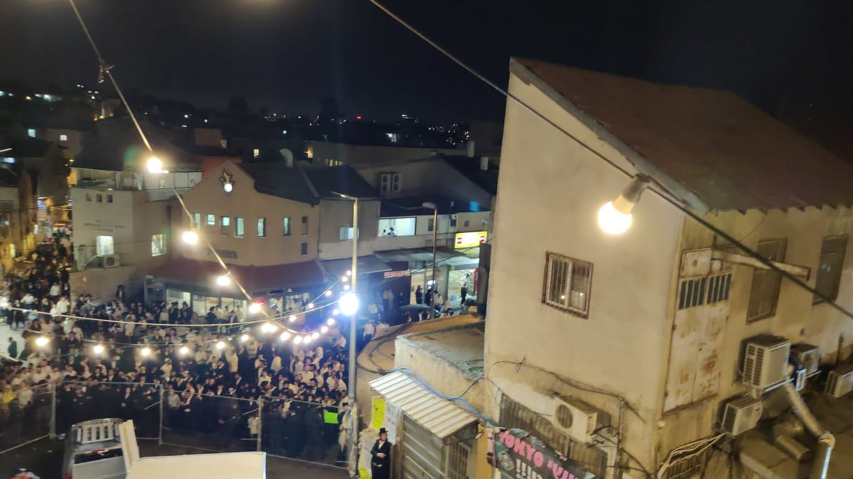 הקרב על הסוכה; השוטרים עזבו והרוחות נרגעו