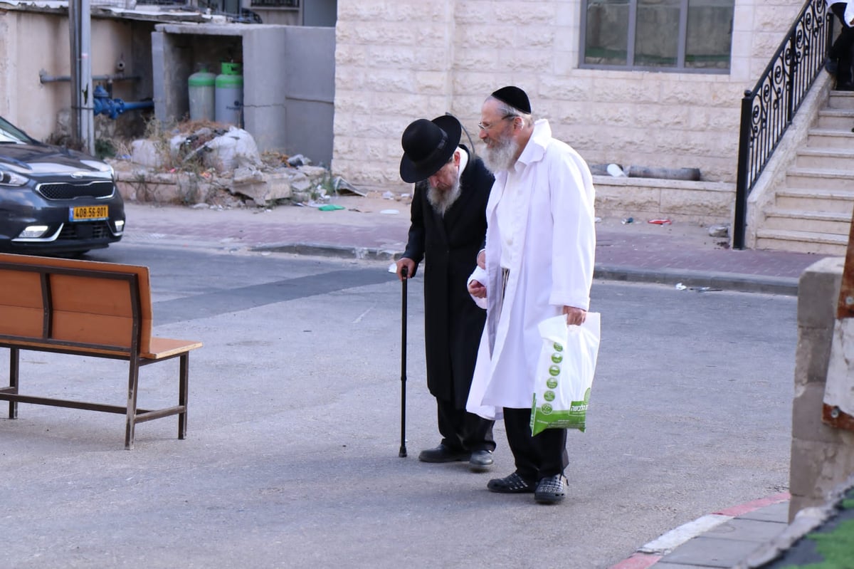 יום כיפור ב'סלבודקא': ההוספה בתפילה וקידוש לבנה