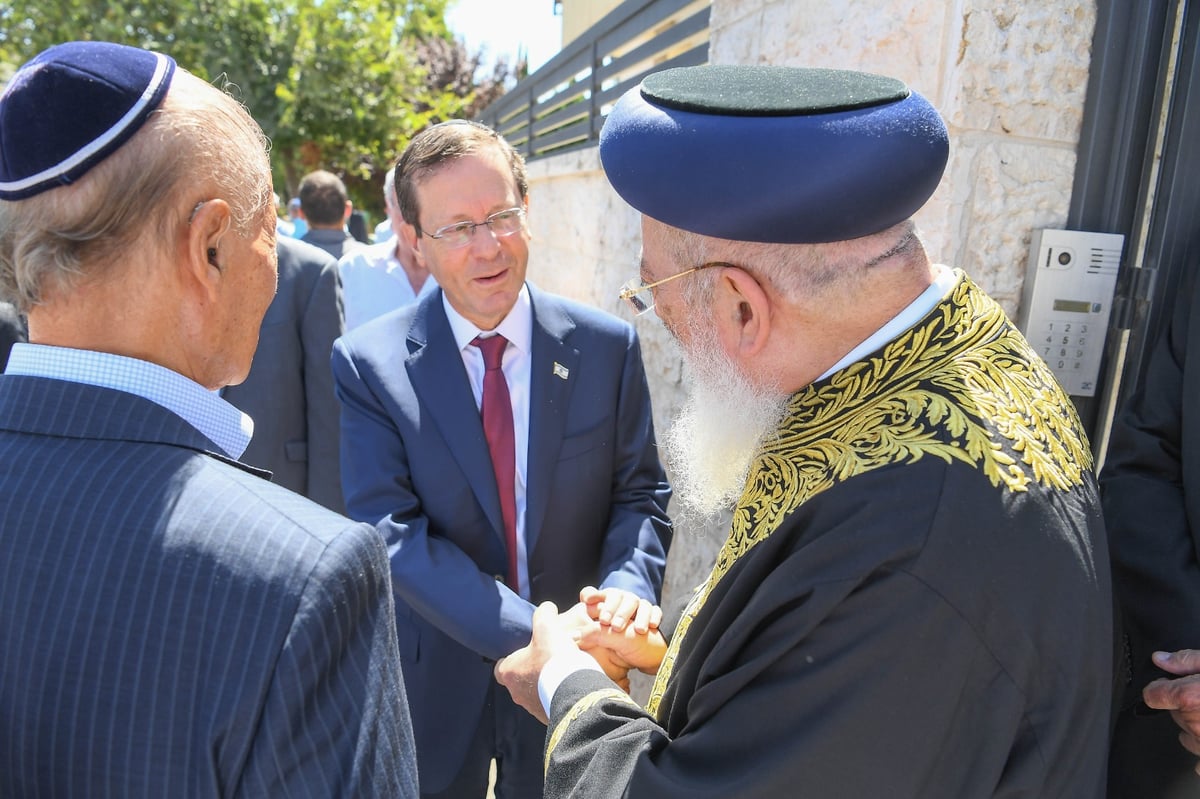 נשיא המדינה בסוכת הראשל"צ הגר"ש עמאר