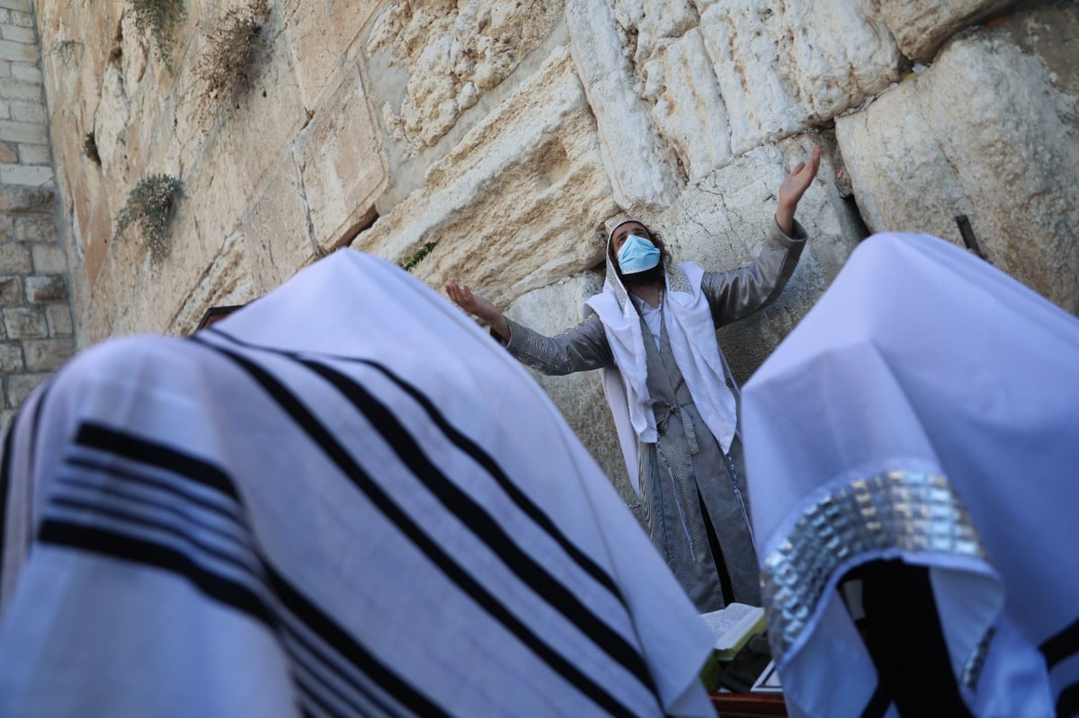 מיוחד: מעמד 'ברכת כהנים' מזוית צלם 'כיכר'