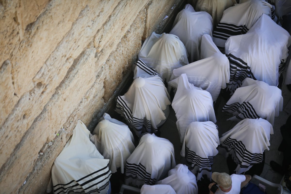 מיוחד: מעמד 'ברכת כהנים' מזוית צלם 'כיכר'