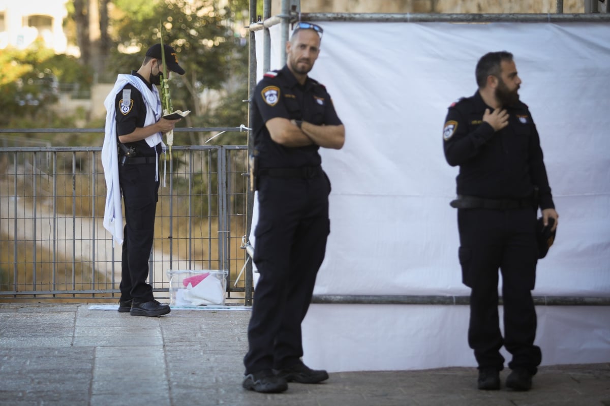 מיוחד: מעמד 'ברכת כהנים' מזוית צלם 'כיכר'