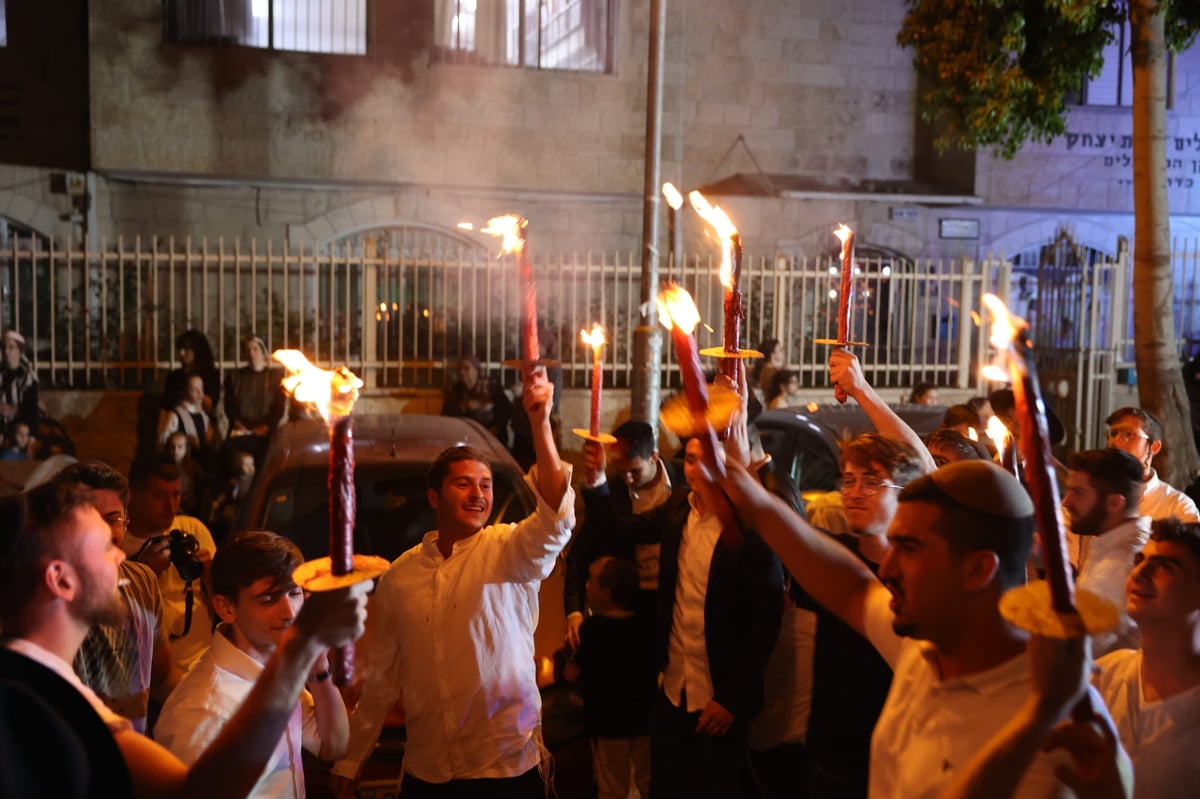 ישיבת רש"י: הכנסת ס"ת ושמחת בית השואבה