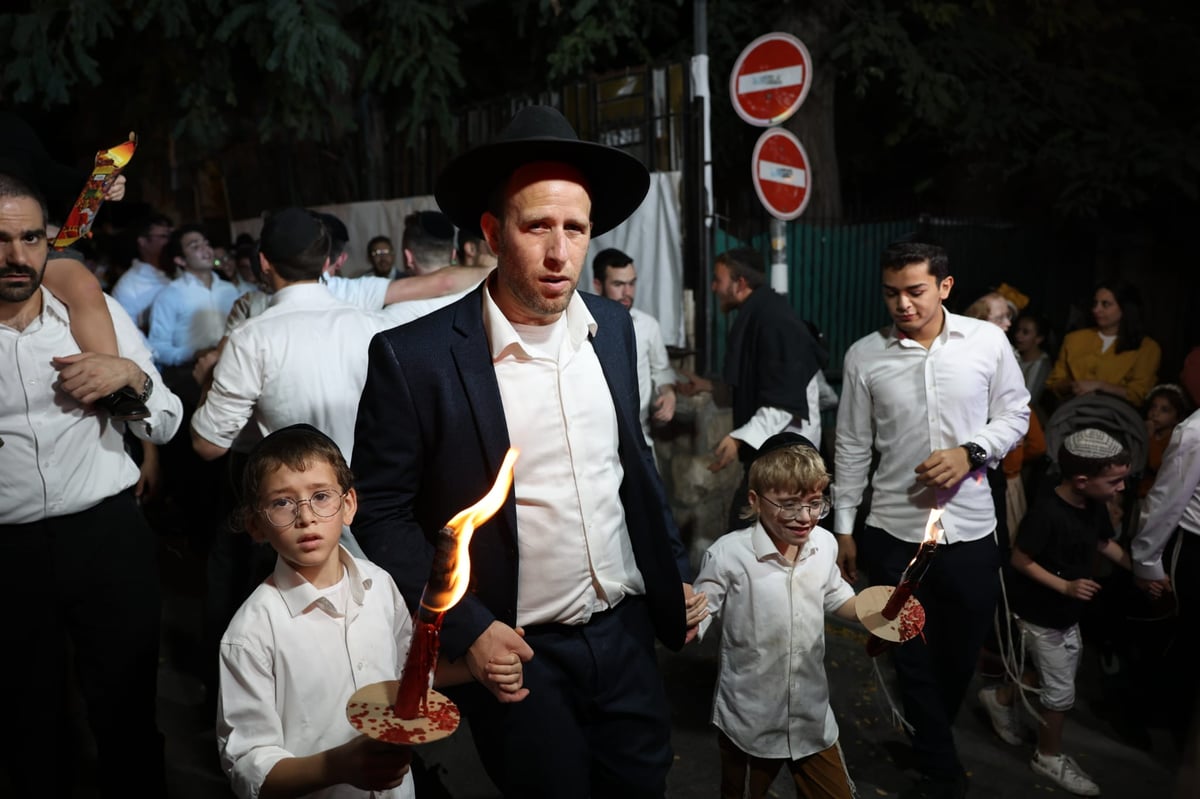 ישיבת רש"י: הכנסת ס"ת ושמחת בית השואבה