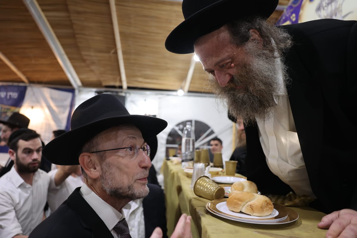 ישיבת רש"י: הכנסת ס"ת ושמחת בית השואבה