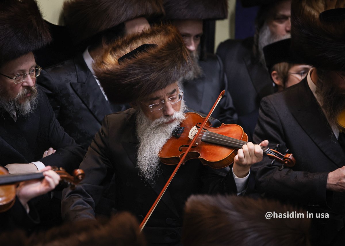 תיעוד נדיר משמחת בית השואבה בבאבוב