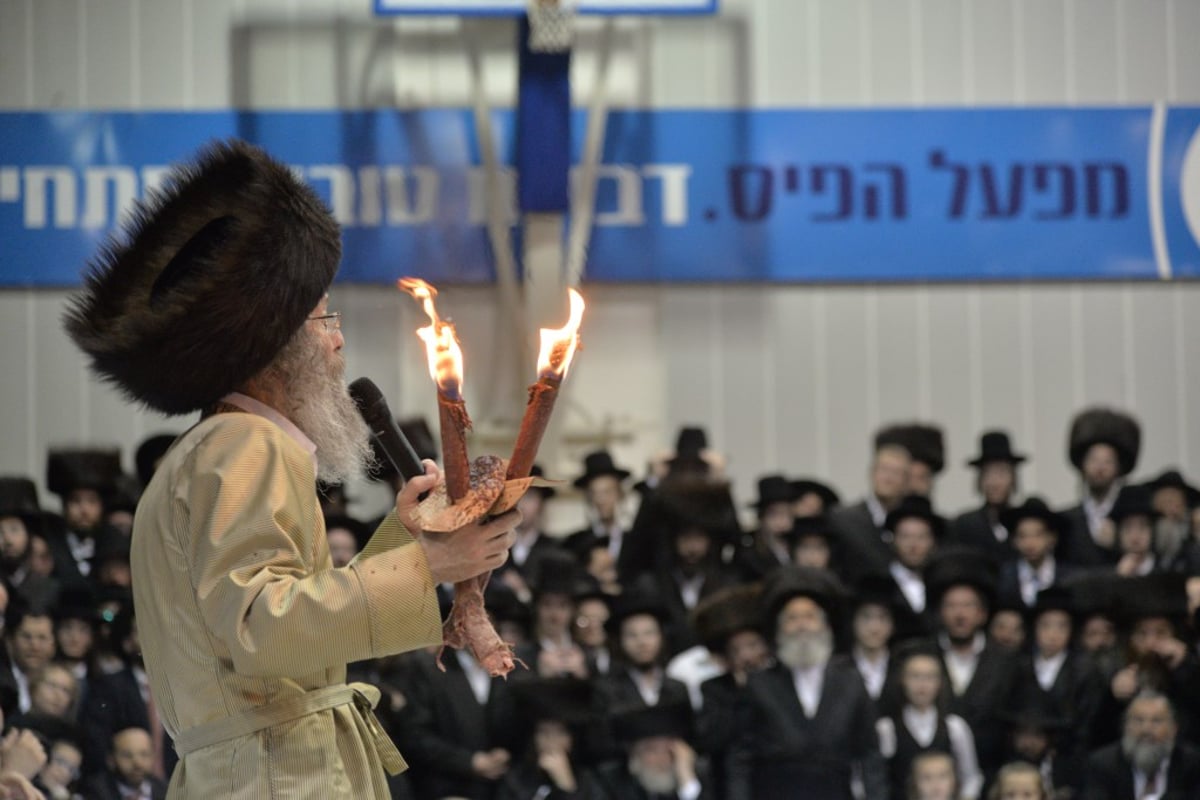 במשך שעות: רבי מיילך הקפיץ את ביתר • צפו