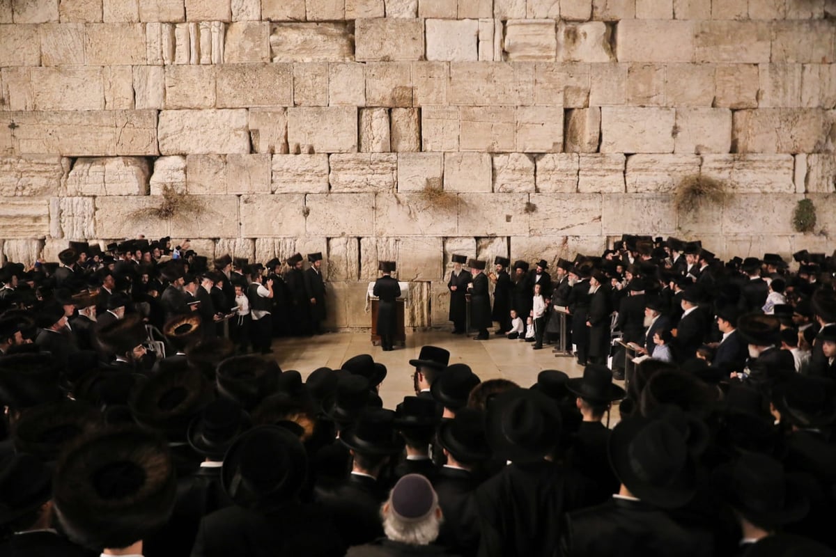 האדמו"ר מסאדיגורה הגיע לתפילה ב'כותל'