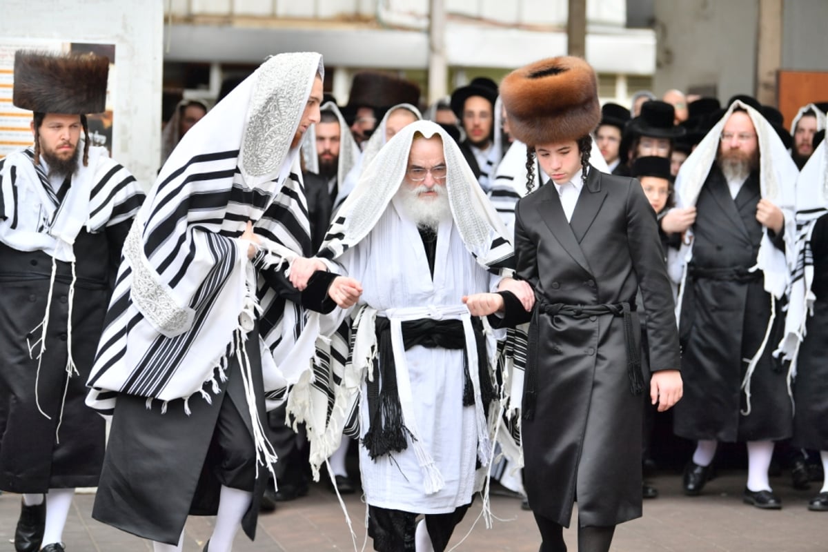 מראות הושענא רבה וחג הסוכות בויז'ניץ