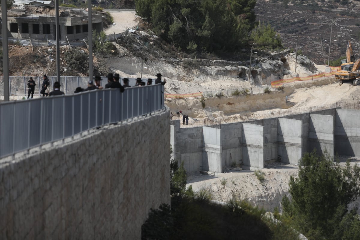 'רשות העתיקות' יצאה במבצע; מעל 60 מפגינים עוכבו