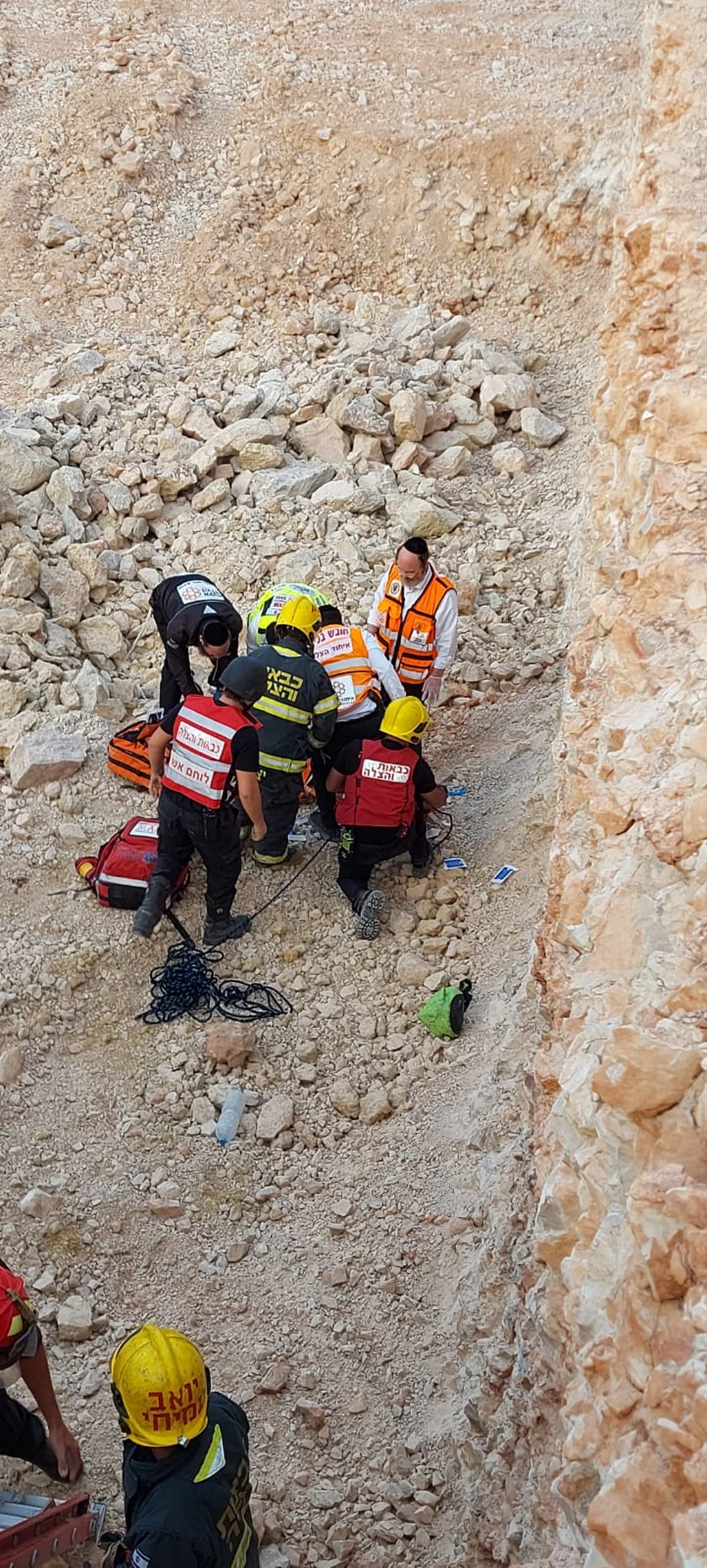 ילד נפל מגובה לתוך אתר בניה; מצבו בינוני