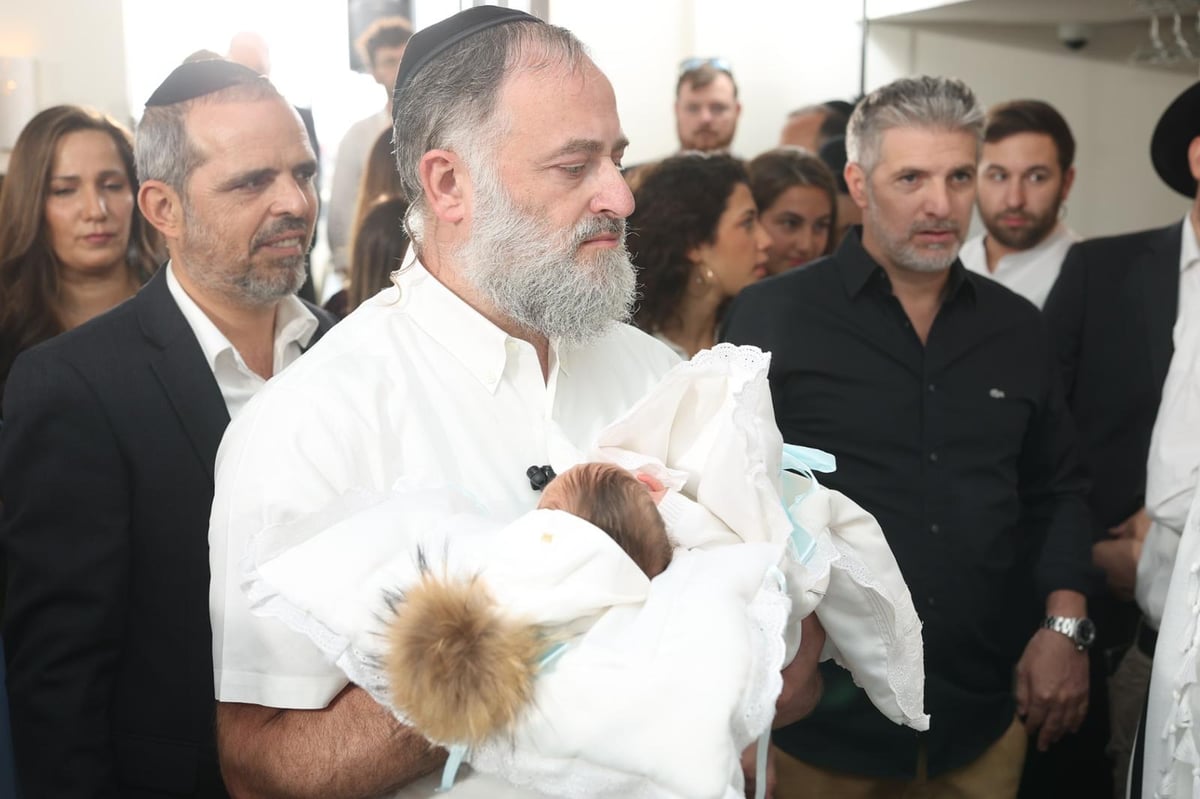 מזל טוב: יקי אדמקר חגג ברית מילה לבנו • תיעוד