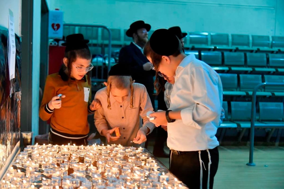 בקהילת 'המתמידים' ציינו שלוש שנים לפטירת המנהיג