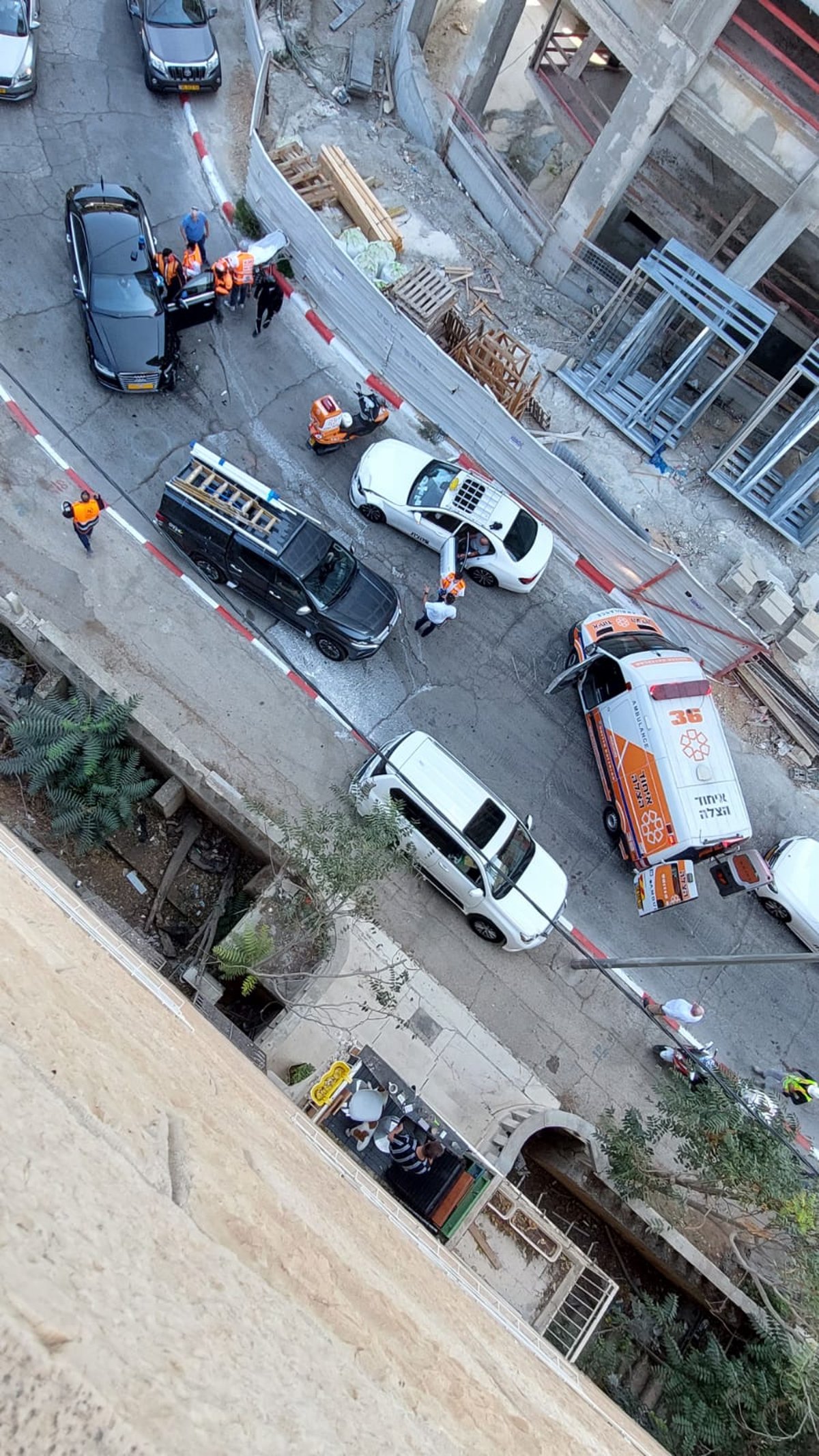 רכבו של בנימין נתניהו נפגע בתאונה