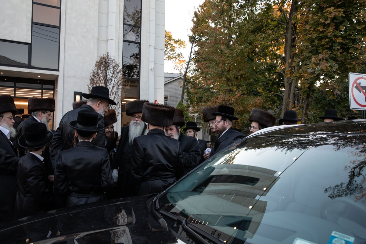 תיעוד נרחב: האדמו"ר מויז'ניץ שבת בשיכון סקווירא בארה"ב