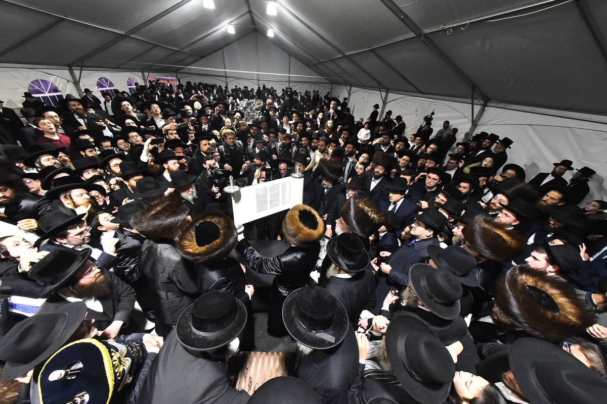 ליקווד: הרבי מסאדיגורה חנך את בית המדרש • צפו