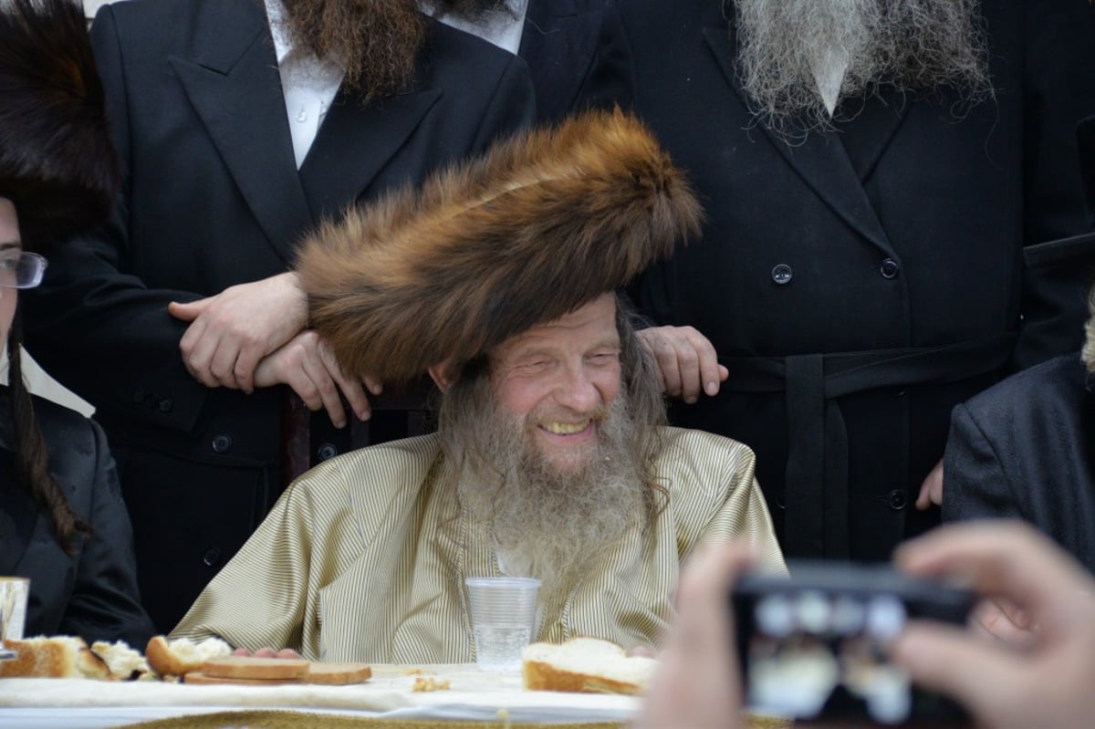 בלעלוב ניקלשבורג חגגו שבע ברכות לבן האדמו"ר