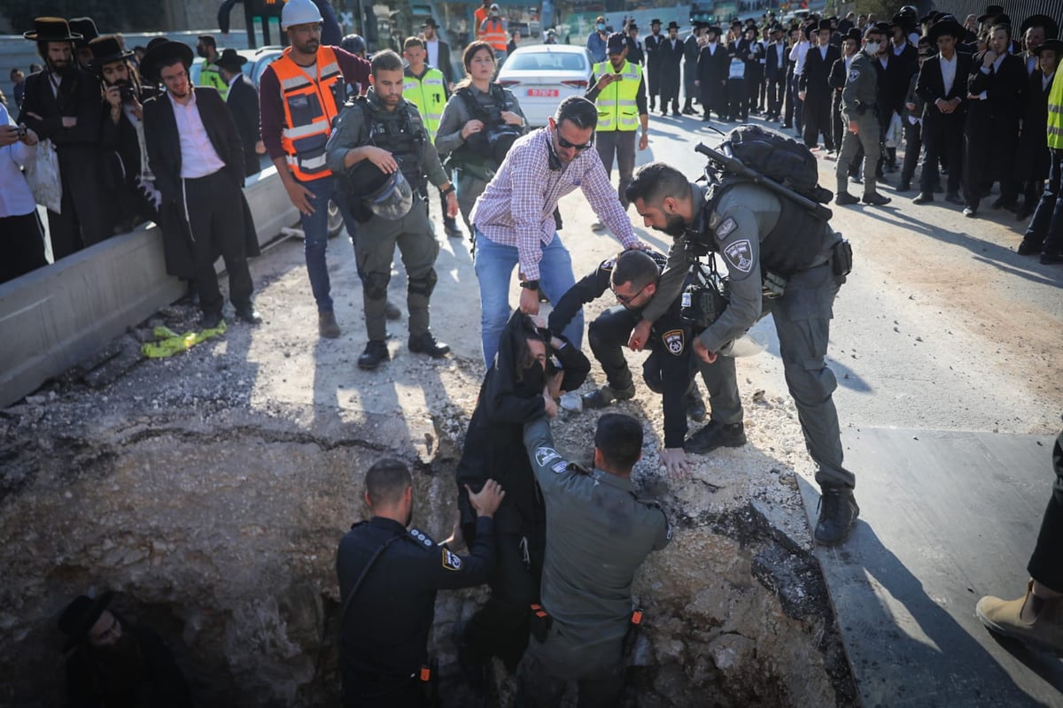 בר אילן: המשטרה מתיזה בואש על מפגינים