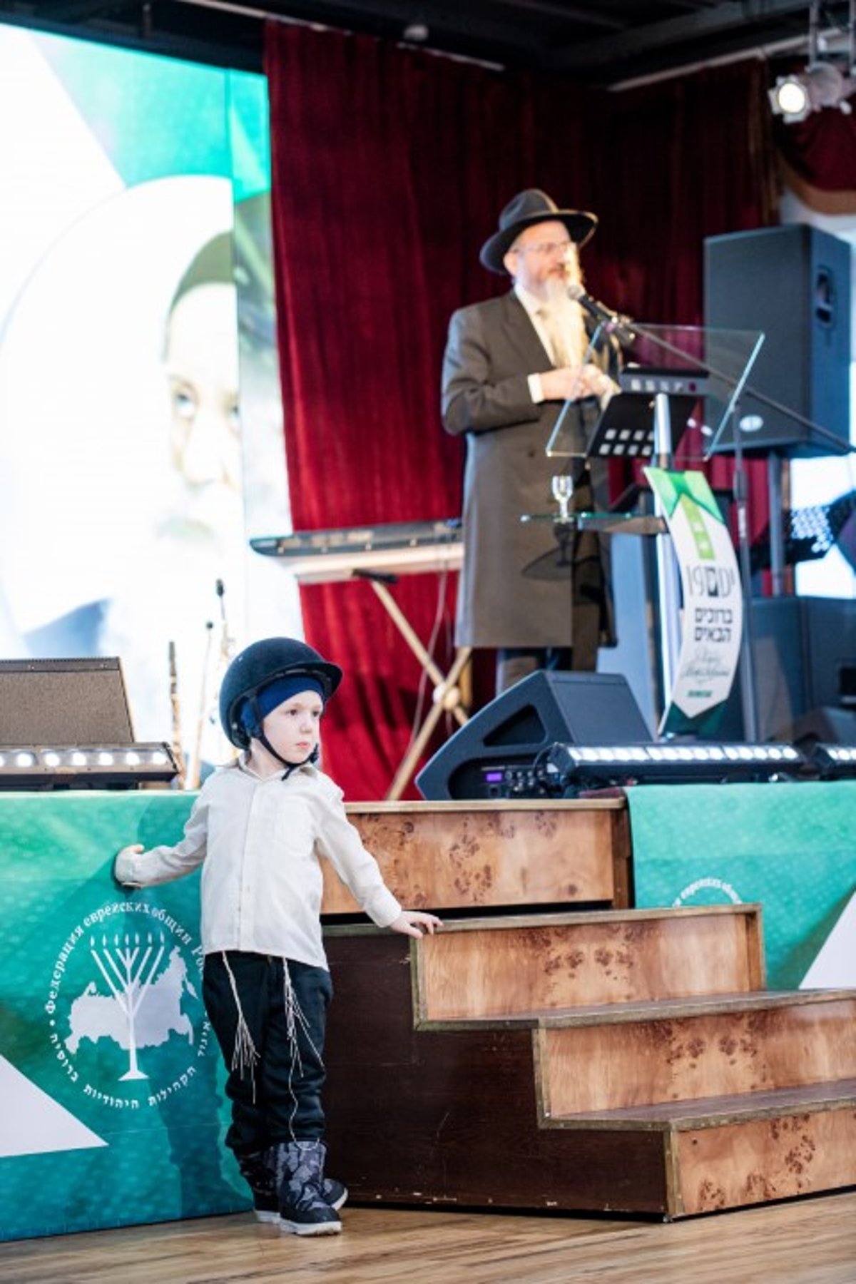 הילד שנפל מקומה רביעית וניצל פתח את החגיגה במוסקבה