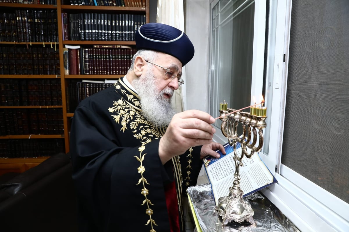 תיעוד: ההדלקה של הראשון לציון הגר"י יוסף