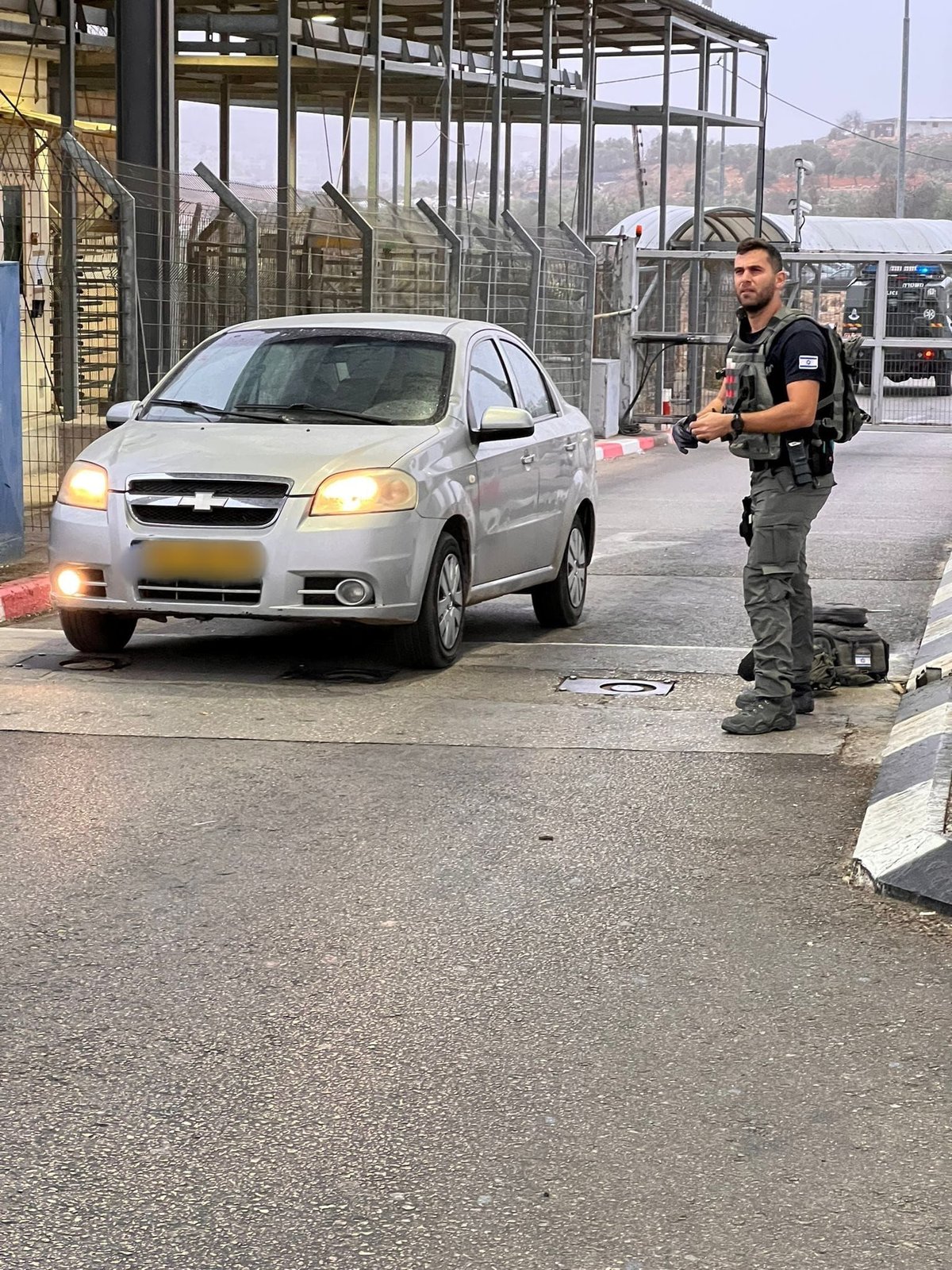 חשד לניסיון פיגוע: הגיע עם סכין למעבר - ונעצר