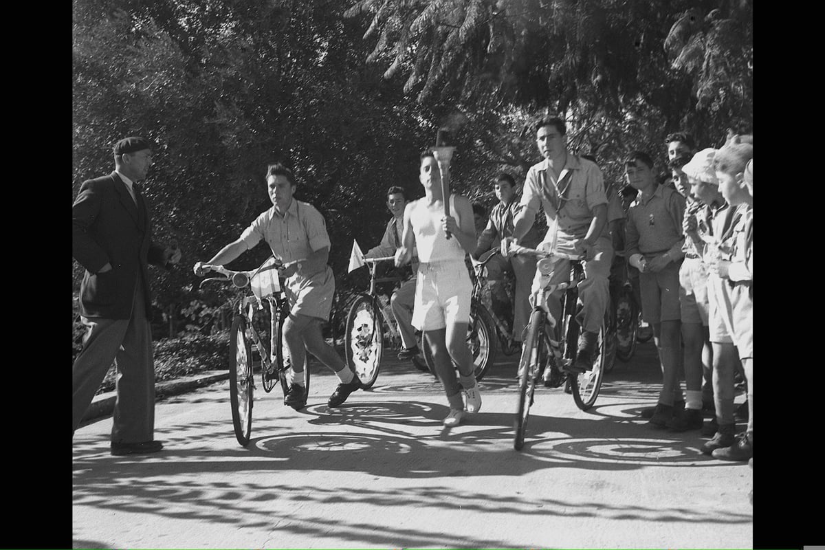 מרוץ הלפיד מקברי המכבים בחג החנוכה, בשנת 1948