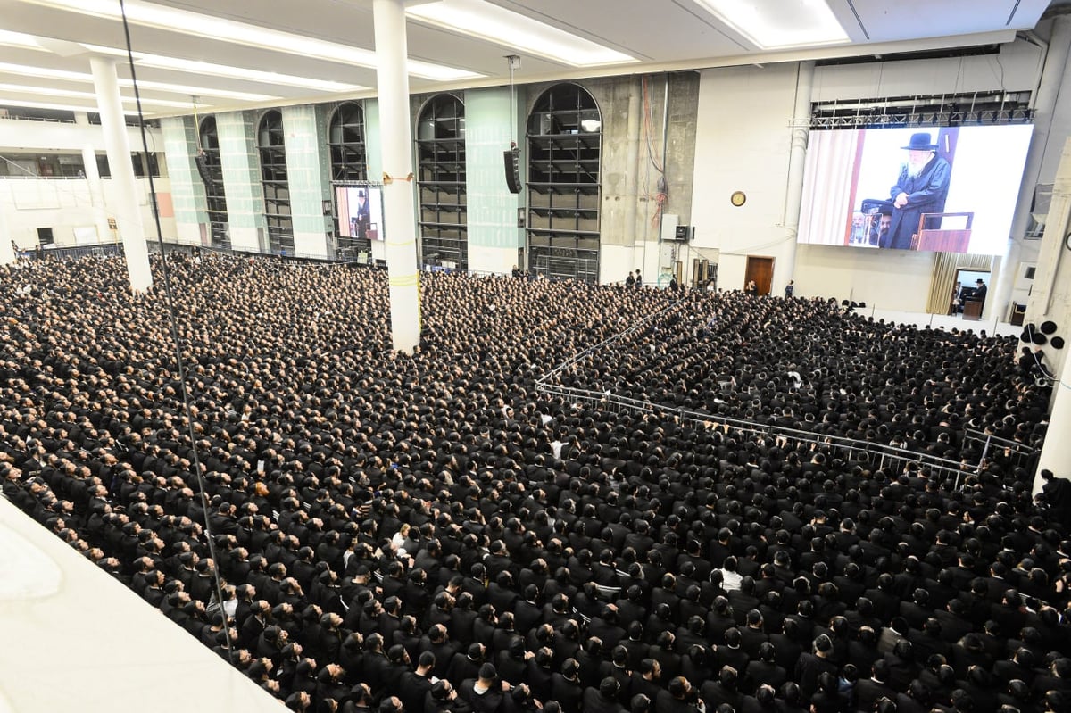 צפו בתיעוד מרהיב: ההמונים בנר שמיני בגור