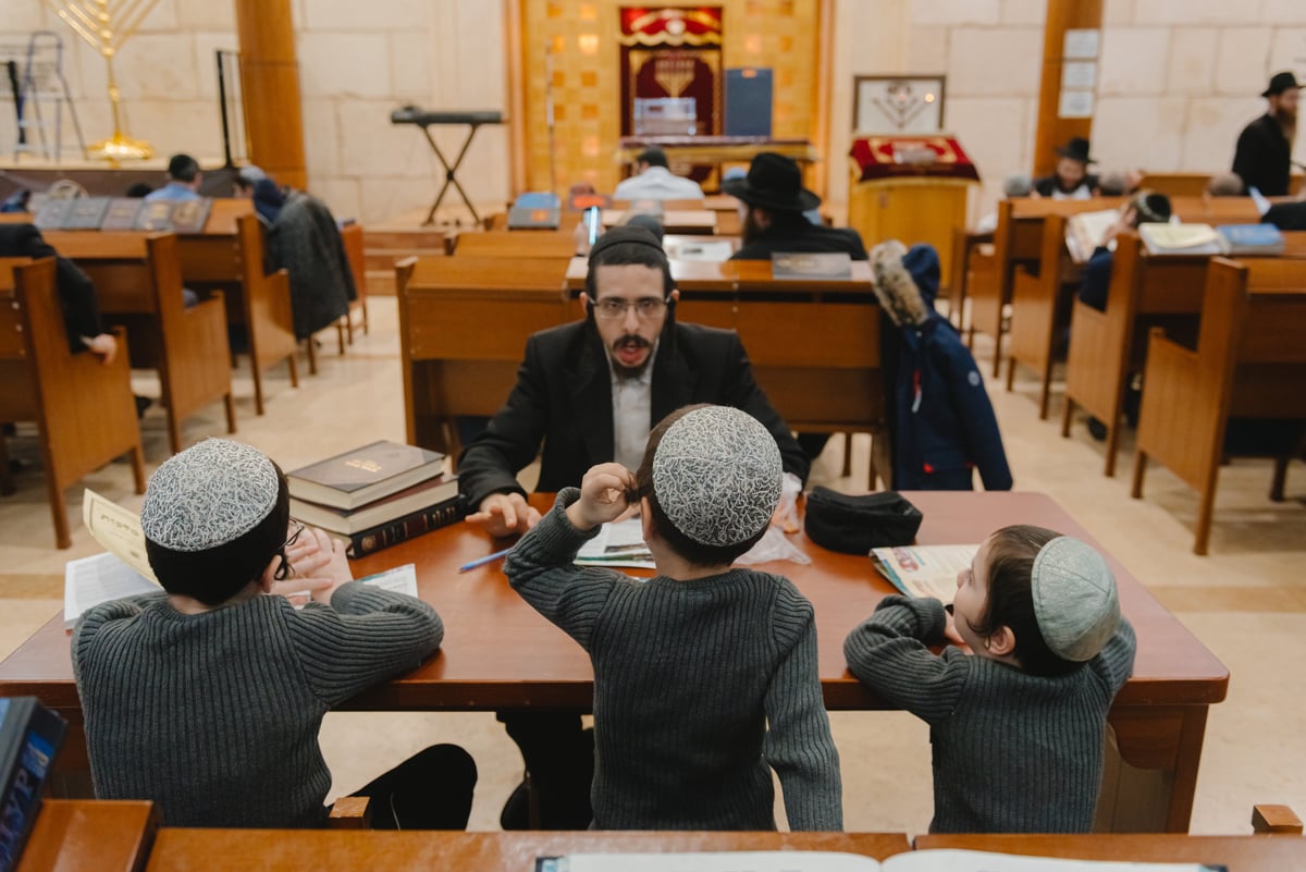 מסיבת חנוכה למשתתפי "אבות ובנים" במוסקבה