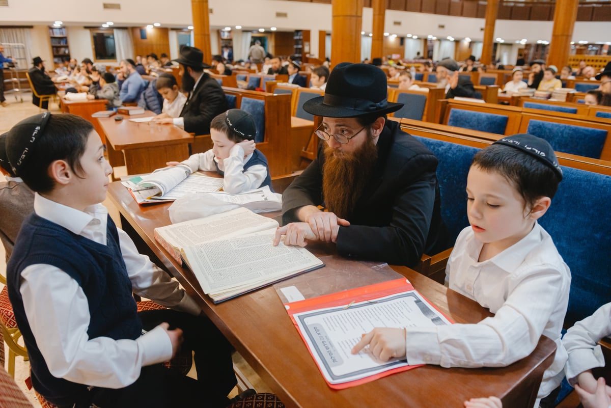 מסיבת חנוכה למשתתפי "אבות ובנים" במוסקבה